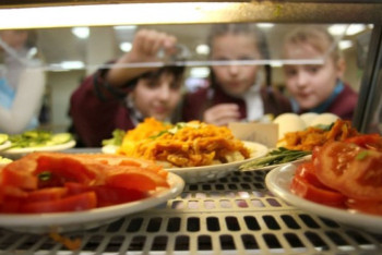 Здоровой едой будут кормить актюбинских школьников