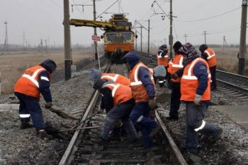 Фотография к новости: Железнодорожникам Семея доплатят за работу в сложных погодных условиях