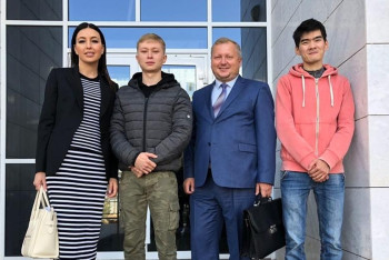 Фотография к новости: Героям видео с лодкой в Астане отменили штраф  