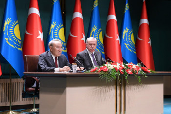 Фотография к новости: Довести товарооборот до 5 млрд долларов в год планируют Казахстан и Турция