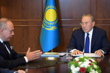 Фотография к новости: Назарбаев провел встречу с руководством турецкой компании