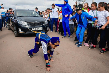  Шестилетний мальчик протащил легковой автомобиль в Акмолинской области