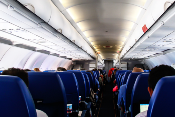 Фотография к новости: Полковник Нацгвардии спас жизнь впавшей в клиническую смерть пассажирке самолёта