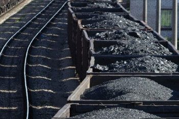 Фотография к новости: Поторопиться с заготовкой угля призвал регионы Бозумбаев 