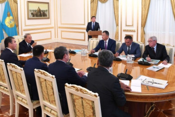 Фотография к новости: Президент провёл совещание по вопросам развития Туркестана