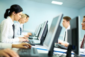 Фотография к новости: Свыше полмиллиона казахстанцев прошли обучение через ЦЗН и электронную биржу труда