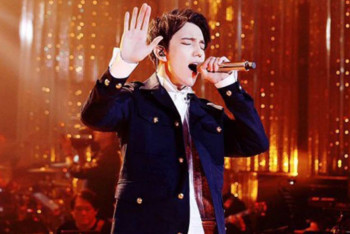 Фотография к новости: С Димашем Кудайбергеном случился неприятный казус на "Новой волне"