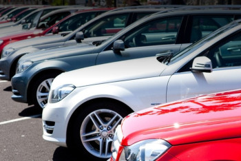 Автомобили Lexus, BMW и Mercedes чаще всего перепродают в Казахстане 