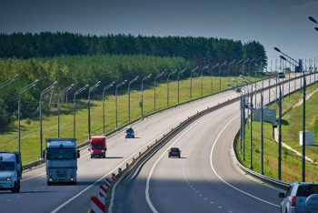 Фотография к новости: Как развивается придорожная инфраструктура, рассказал депутат 