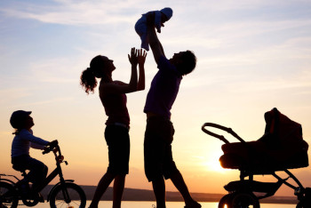 Фотография к новости: В Казахстане 82% детей проживают в полной семье – МОН РК  