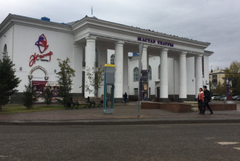 Здание театра "Жастар" горит в Астане 