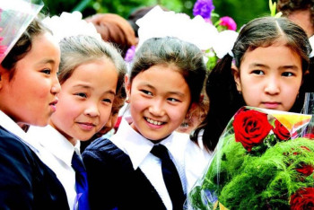 Фотография к новости: Шымкентские первоклассники заняли здание колледжа из-за нехватки мест в школах