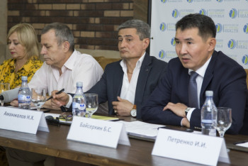 Способ продлить жизнь ВИЧ-положительным казахстанцам предложили медики