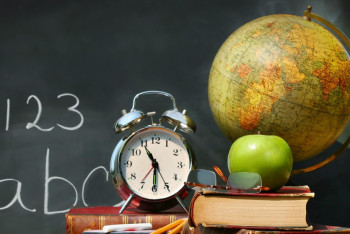 Астанчан призвали жаловаться на поборы в организациях образования