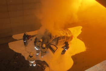 Фотография к новости: Названа причина возгорания автомобиля в подземном переезде в Астане 