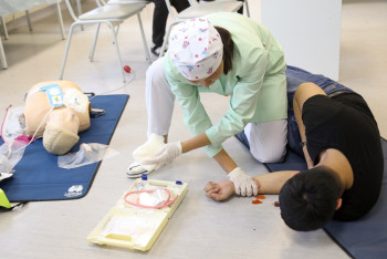 Фотография к новости: Казахстанских врачей обучили работать в условиях ЧП