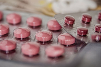 Фотография к новости: Представителям фармкомпаний запретят в рабочее время посещать больницы с целью рекламы 