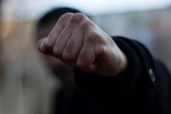 Фотография к новости: Костанаец беспричинно избил женщину на городском центральном рынке