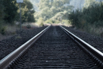 Мужчина лишился ног на вокзале Астаны: начато расследование