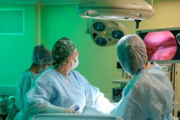 Опытных акушеров ищут в роддомы Астаны после смерти рожениц