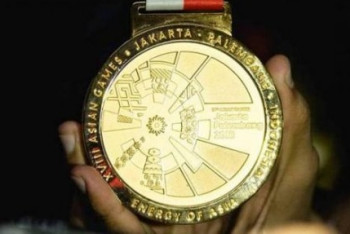 Фотография к новости: Казахстанская самбистка завоевала "золото" Азиады-2018