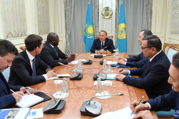 Фотография к новости: Назарбаев провел встречу с исполнительным секретарем ПК ОДВЗЯИ