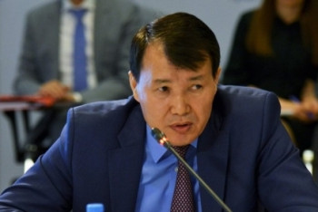 Директорам школ Астаны пригрозили за поборы и требование излишних справок