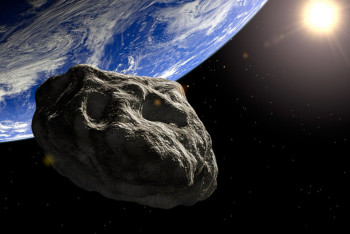 Астероид размером с пирамиду Хеопса движется к Земле