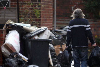 Зарабатывать при сдаче мусора предлагают экологи алматинцам