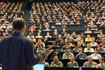 Фотография к новости: Почти 50 абитуриентов получили социальную помощь при поступлении в вузы Астаны