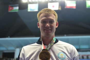  "Плывёшь так, как не плывёшь за себя" - Баландин о бронзе на Азиатских играх-2018	