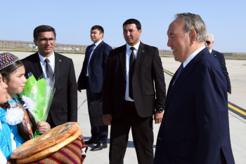Фотография к новости: Назарбаев прибыл в Туркменистан для участия в саммите по вопросам спасения Арала 