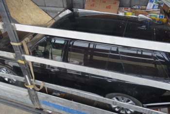 Фотография к новости: Range Rover в коробках из под бананов пытались завезти в Казахстан