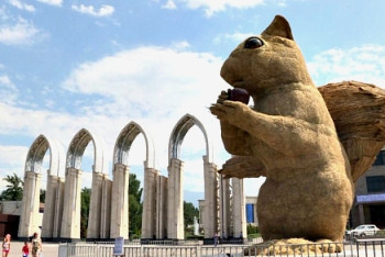 В Алматы приезжают посмотреть на "Белку" - Байбек