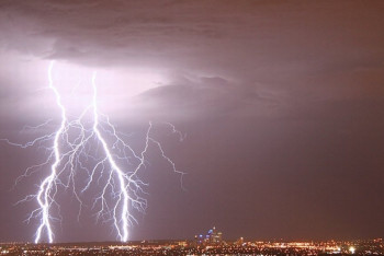 Фотография к новости: Дожди с грозами и порывистым ветром ожидаются на большей части страны 23 августа 