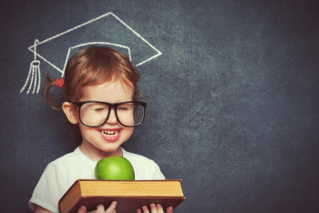 Сколько казахстанских детей пойдут в первый класс в этом году, рассказал Сагадиев