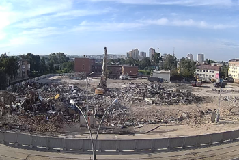 Здание горевшего ТЦ "Зимняя вишня" снесли в Кемерово