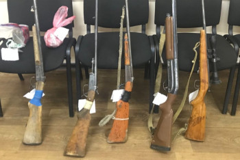 Фотография к новости: Арсенал оружия изъяли у хулигана жамбылские полицейские