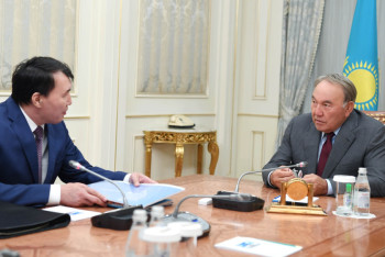 Фотография к новости: Шпекбаев доложил Назарбаеву о новой системе оплаты труда госслужащим