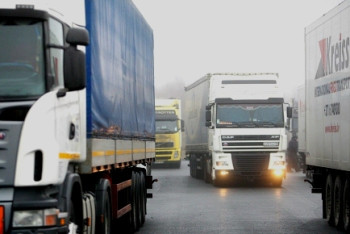 Число скопившихся на границе с Узбекистаном автомашин сократилось до 60-ти