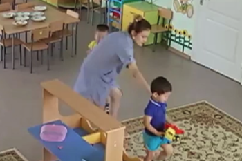 Беременная воспитательница избила ребёнка в детсаду Аксу: дело расследует полиция