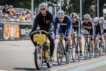 Мужчины и женщины начнут вместе соревноваться в велоспорте