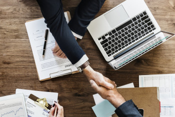 Фотография к новости: Электронный трудовой договор исключит риски подделки документов – Минтруда