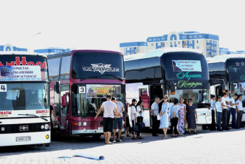 Фотография к новости: Тысяча госслужащих вместе с акимом области переехали из Шымкента в Туркестан