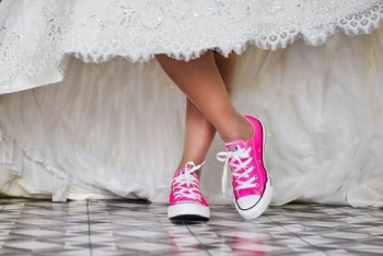 Ежегодно около трёх тысяч девочек-подростков выходят замуж в Казахстане 