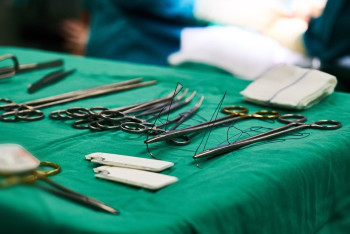 Полмиллиона за оставленную иглу в животе отсудила у медиков жительница Экибастуза 