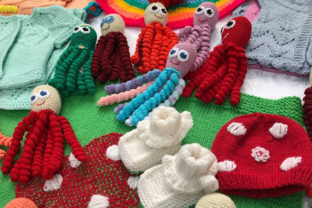 Фестиваль вязания в Астане: Как хобби помогает людям с особыми потребностями