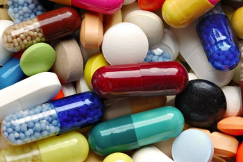 В Актобе чиновник фармации незаконно получал лекарства для своих нужд