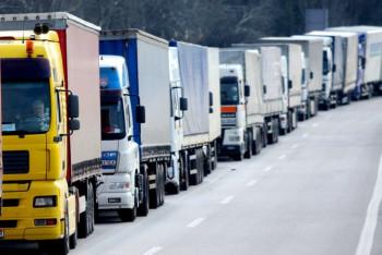 Фотография к новости: Скопление машин на границе с Узбекистаном пояснили в ДГД Алматы