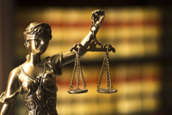 Не могла до него дозвониться, телефон отключён - адвокат Александра Кузнецова